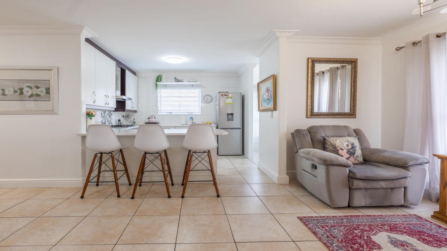 3 Bedroom Property for Sale in Sunningdale Western Cape